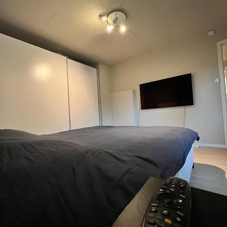 Renovated 2-bedroom -72 M2 Center!