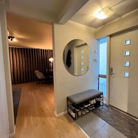 شقة Renovated 2-bedroom -72 M2 Center! ترومسو