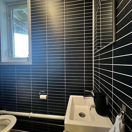 Renovated 2-bedroom -72 M2 Center! شقة *