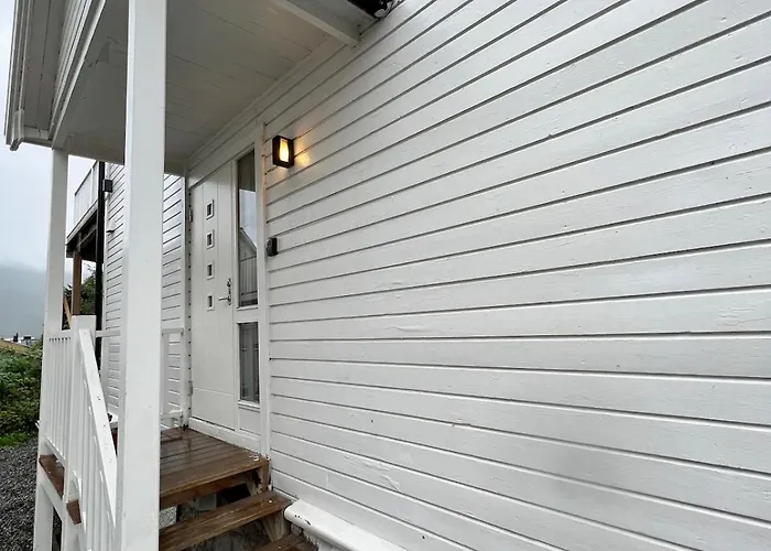 Renovated 2-bedroom -72 M2 Center!